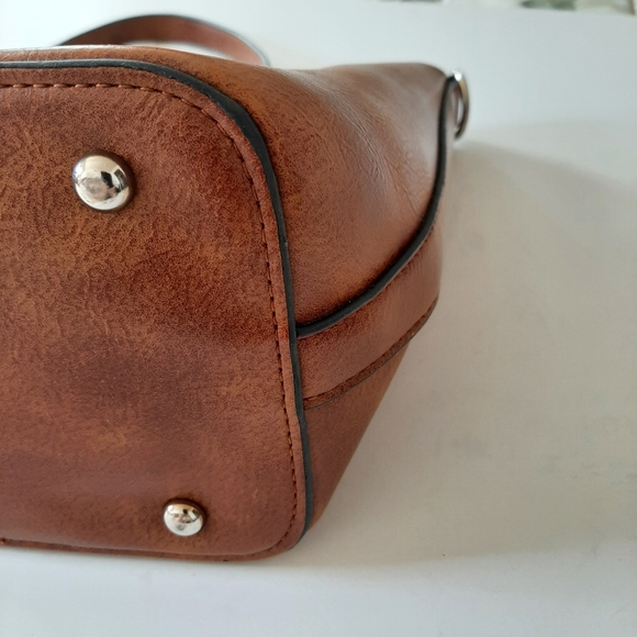 Learher Bag - Picture 5 of 15